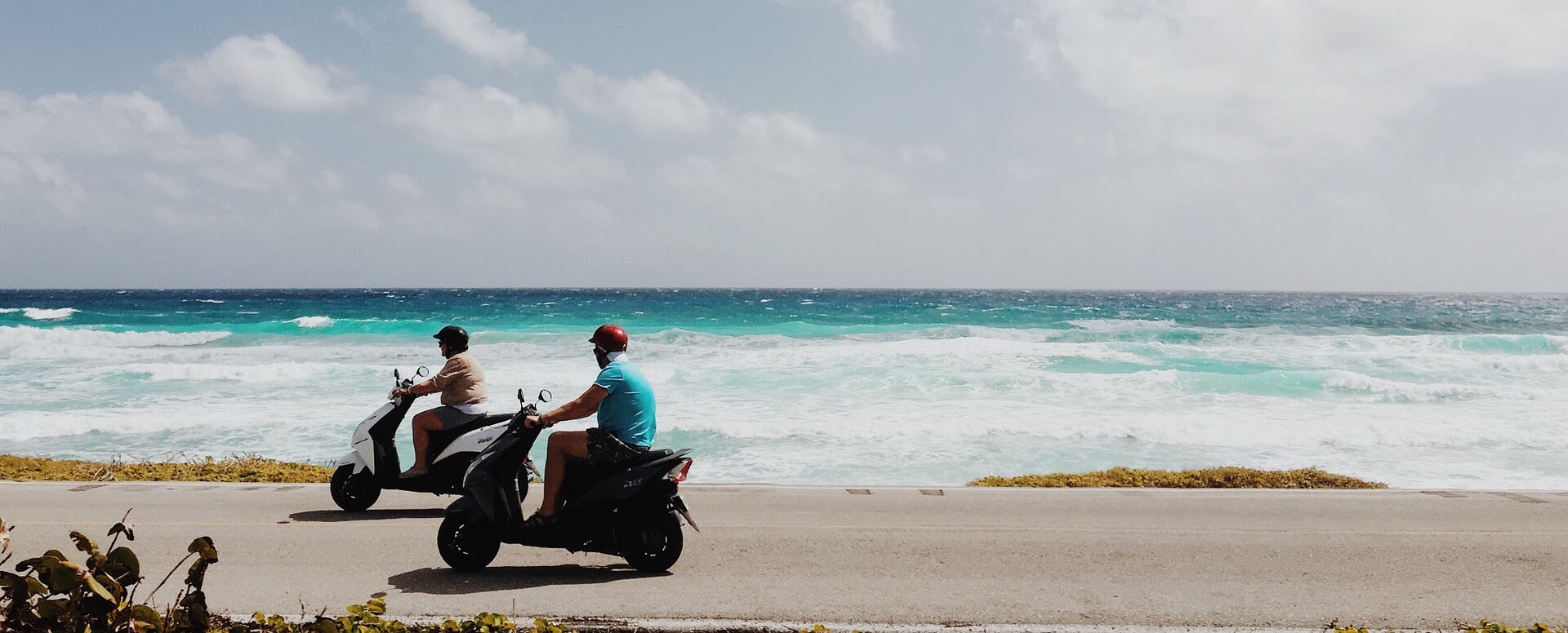 Besuchen Sie Ibiza mit dem Motor Roller - Ibiza