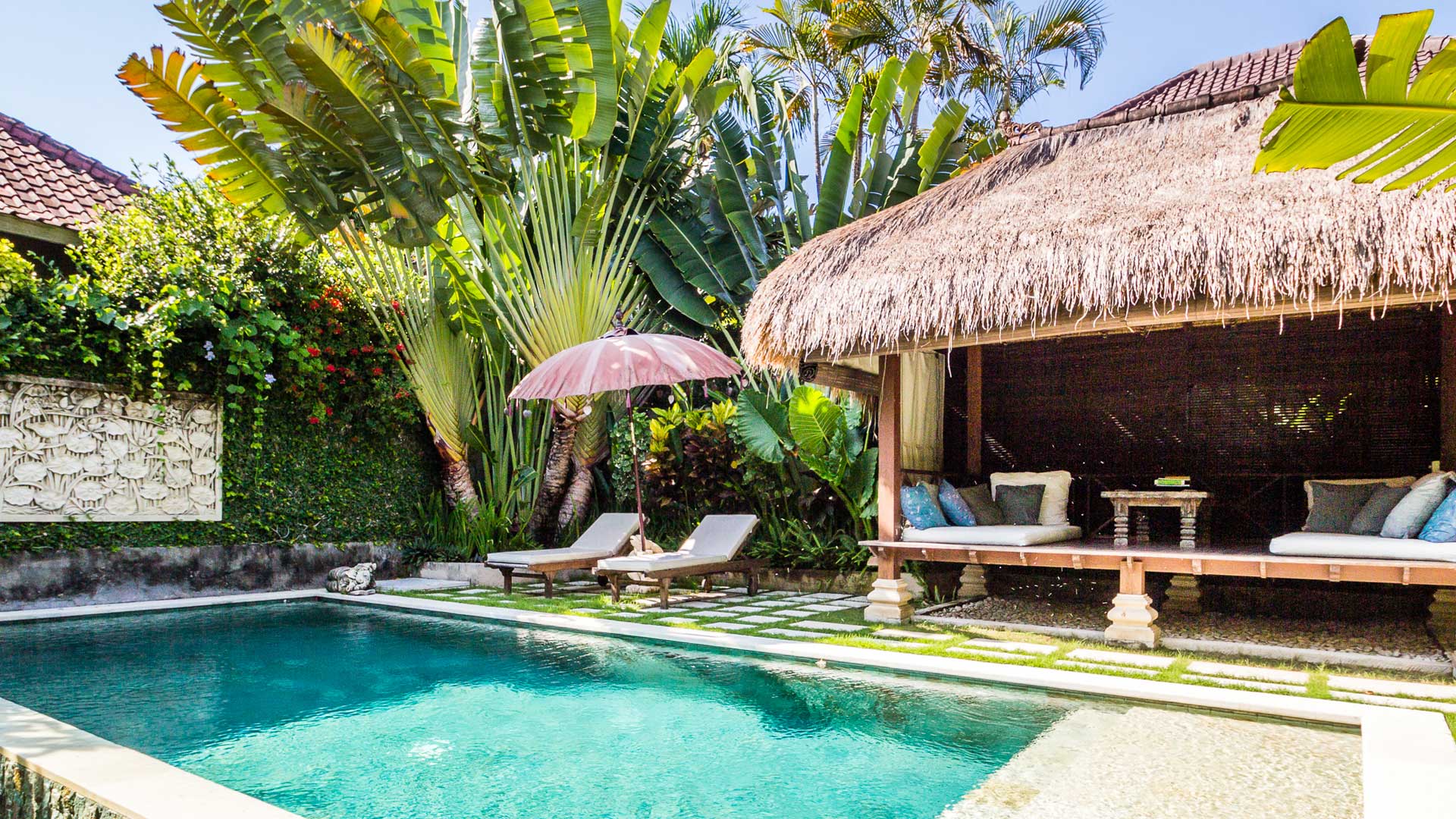 Villa Gembira Batubelig - Villa mieten in Bali, Südwesten ...